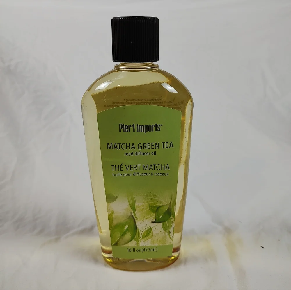 Pier 1 Imports Matcha Green Tea Reed Diffuser Oil 16fl oz w/ Reeds